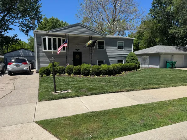 7742 Taney Pl, Merrillville, IN 46410