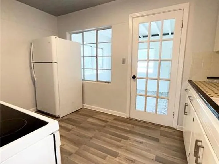 1016 Alba Dr — Photo 22