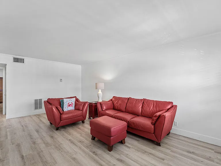 4111 NE 21st Way #204 — Photo 7