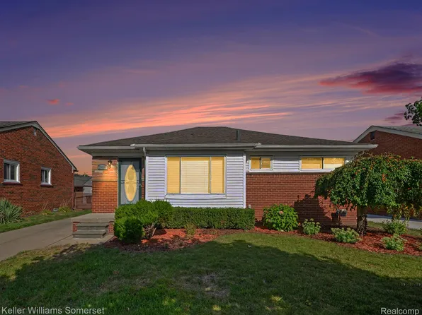 29100 Rosemont St, Roseville, MI 48066