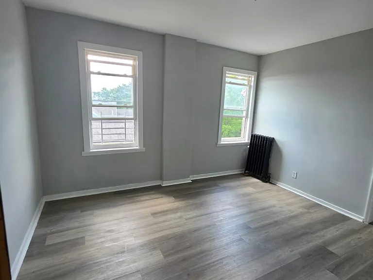 233 Littleton Ave #13 — Photo 4