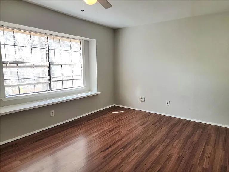 503 Westover Dr — Photo 7
