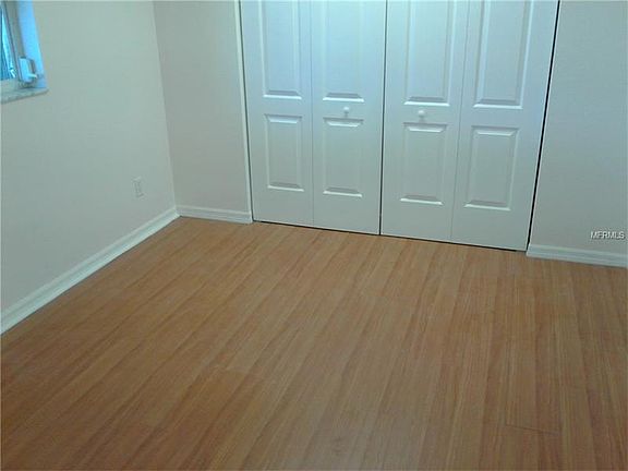 5th image of 253 Dorchester Dr
