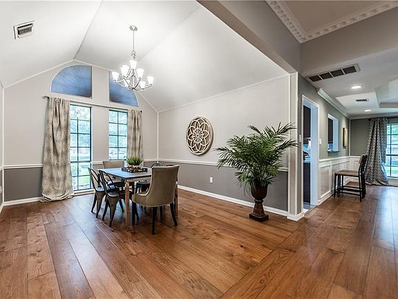 4th image of 1204 Oak Bend Ln