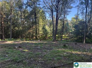 208 Cedar Ln, Saylorsburg, PA 18353