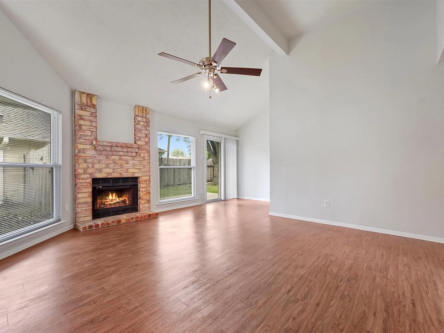 3 bed, 1.5 bath, 1129 sqft, $1,650 — Photo 4