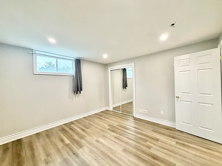 152 Oldham St — Photo 2