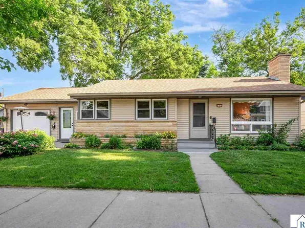 506 W Wheeler Ave, Mankato, MN 56003