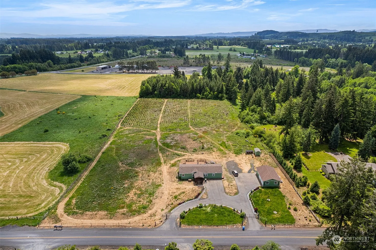 691 Avery Road W photo 1
