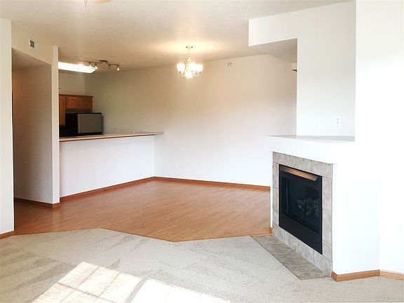 5th image of 440 Bradley Pl Unit 2