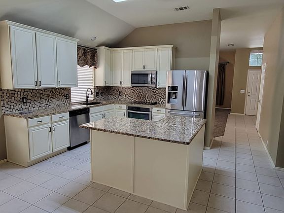 2nd image of 301 Crepe Myrtle Dr