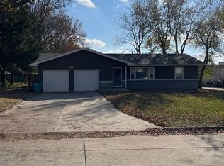 302 W Silsby St, Springfield, MO 65807