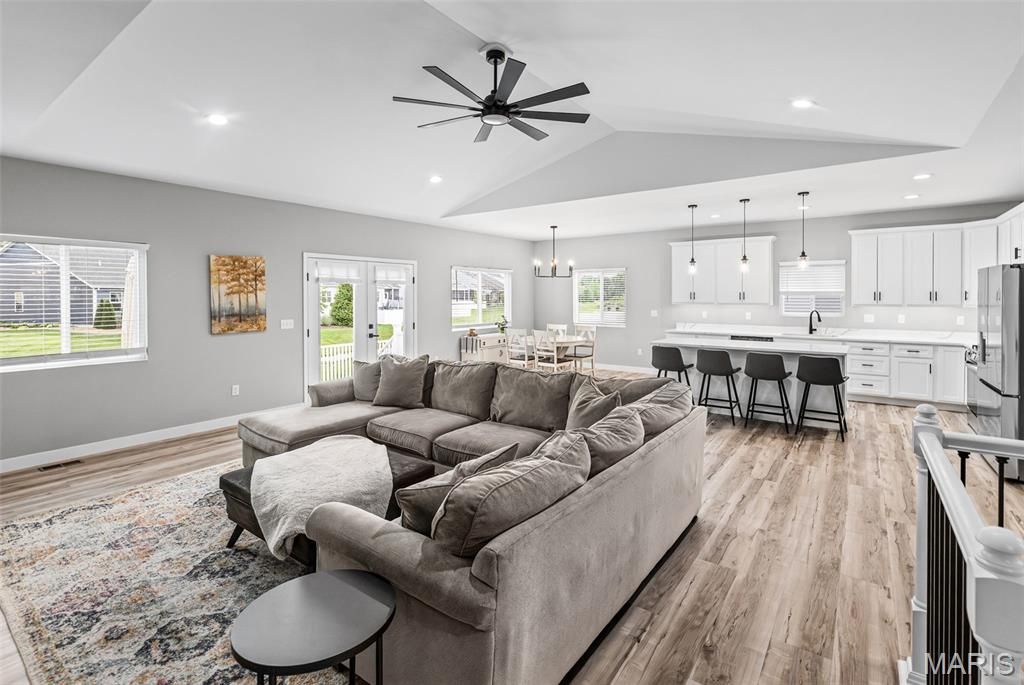 7112 Richmond Dr, Glen Carbon, IL - More