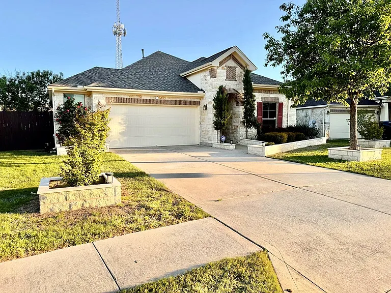 3104 Herrero Path — Photo 2