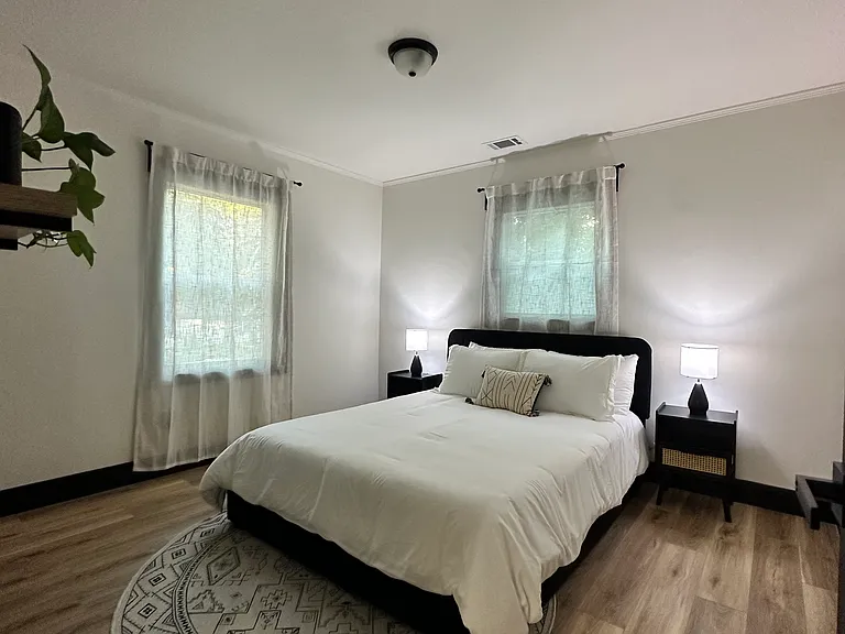 4317 Welling Ave — Photo 3