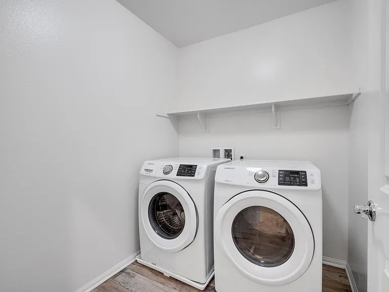 417 Castiano St — Photo 18
