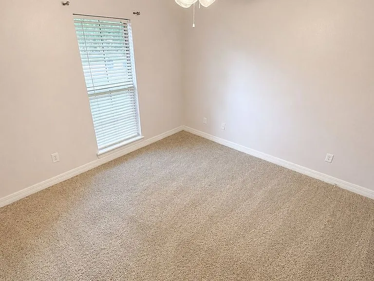 1812 Bayou Bend Dr — Photo 8