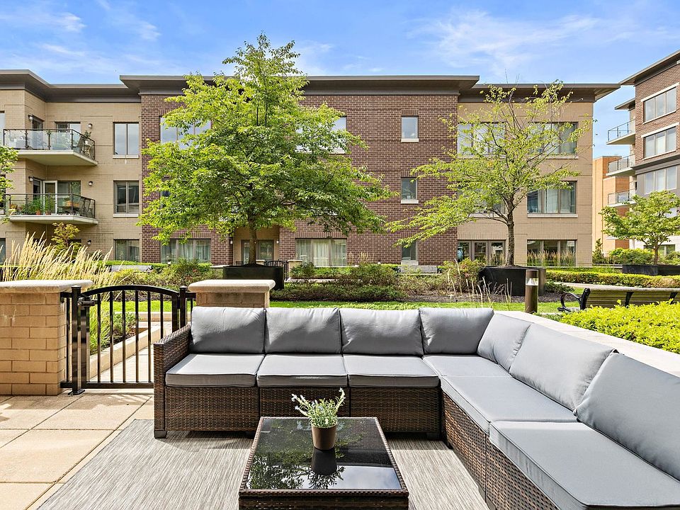 1st image of 150 Henley Pl APT 213