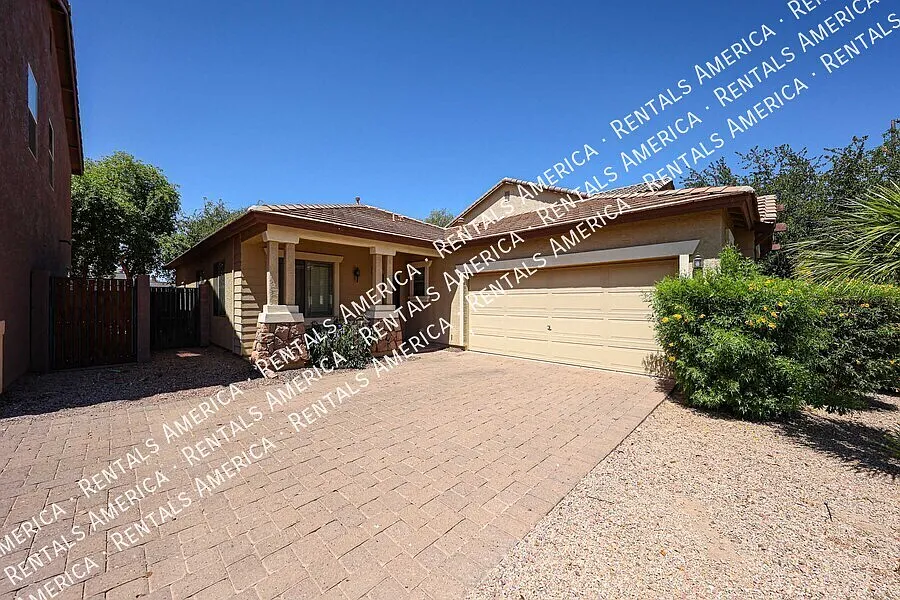 Building Photo - 2010 S Falcon Dr
