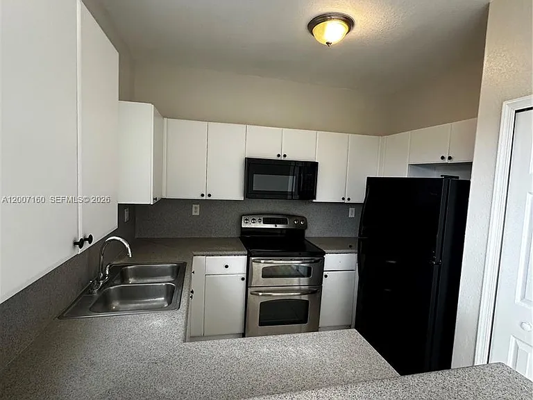 2812 SE 16th Ave #121 — Photo 5