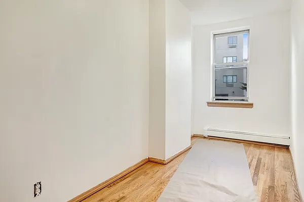 Rented by Bond New York | media 17