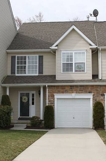 Stone front/covered patio
