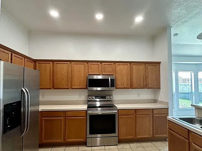 518 Morningside Ct — Photo 8