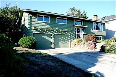 RV Parking w/ View of Rainier