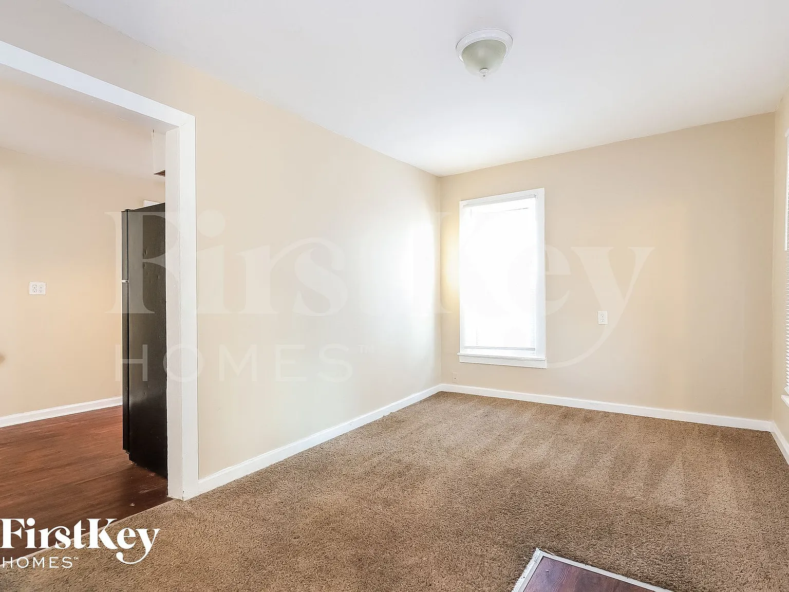 3 bed, 1.0 bath, 885 sqft, $2,275 — Photo 4