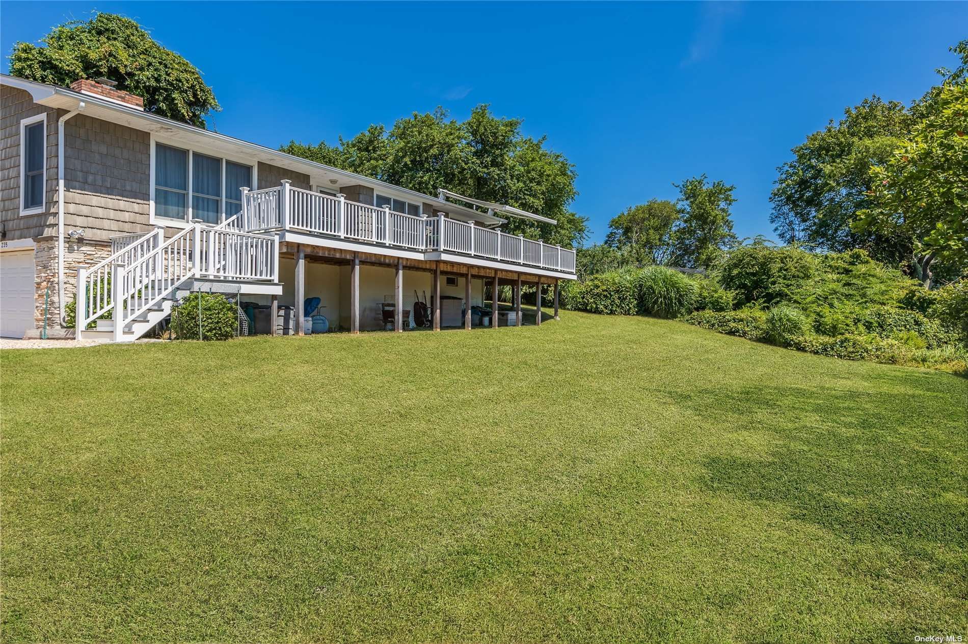 235 Fairview Ave in Montauk Out East