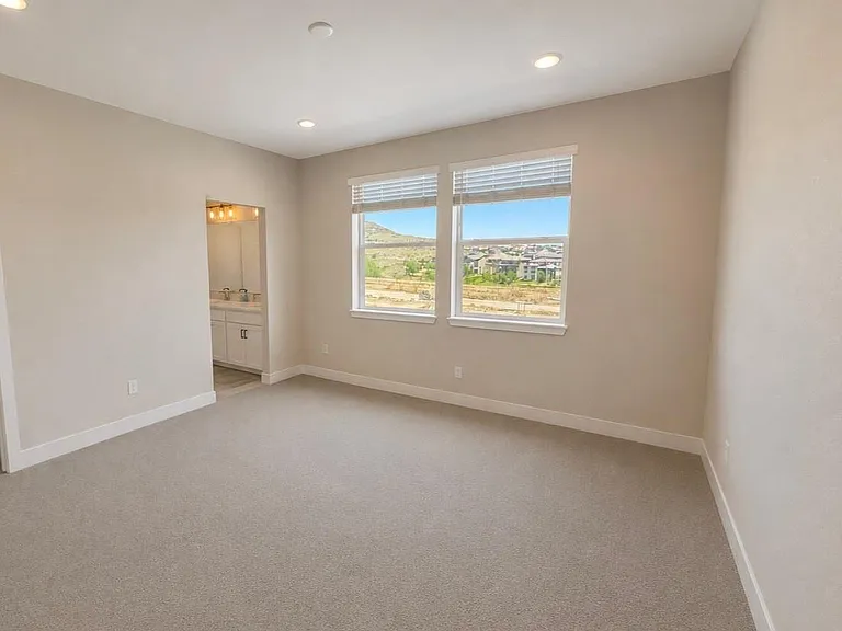2275 S Poppy St — Photo 3
