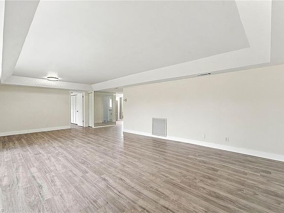 5th image of 379 Palm DR #3