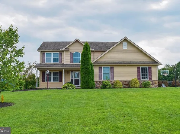680 Trolley Ct, Mohrsville, PA 19541