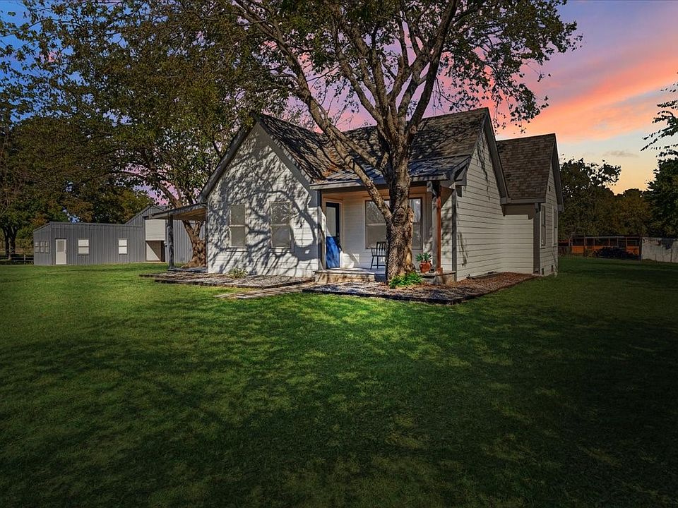 1st image of 402 W Sam Rayburn Rd