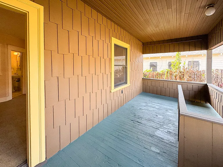1123 Marion Ave — Photo 44