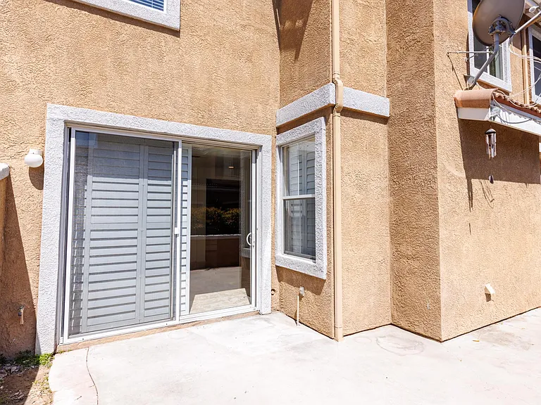 25403 Great Lake Ct — Photo 34