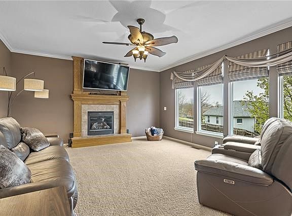 3rd image of 2407 NW Cove Dr