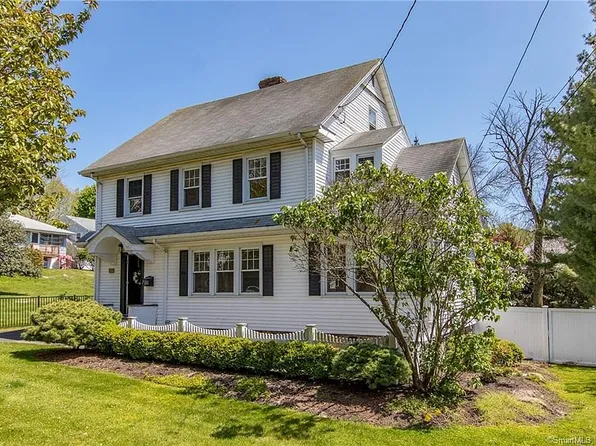 16 Ralsey Rd, Stamford, CT 06902