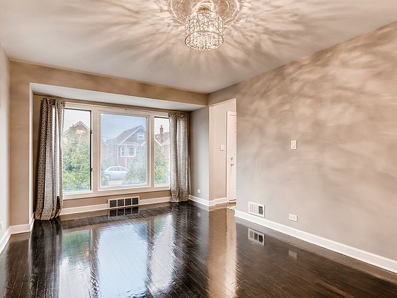 4th image of 5629 S Melvina Ave