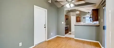 1424 Savannah St — Photo 3