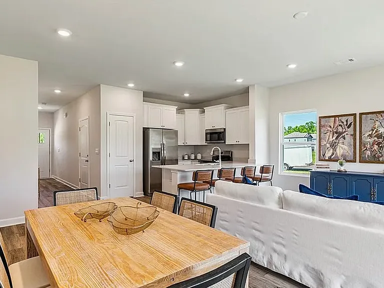 267 Fawnfield Ln #3 — Photo 2