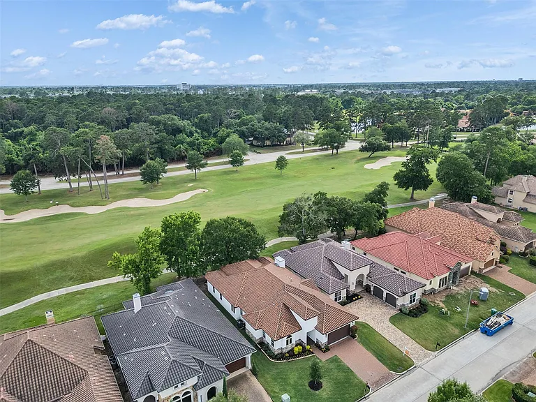 16011 Bridges Fairway Ln — Photo 4