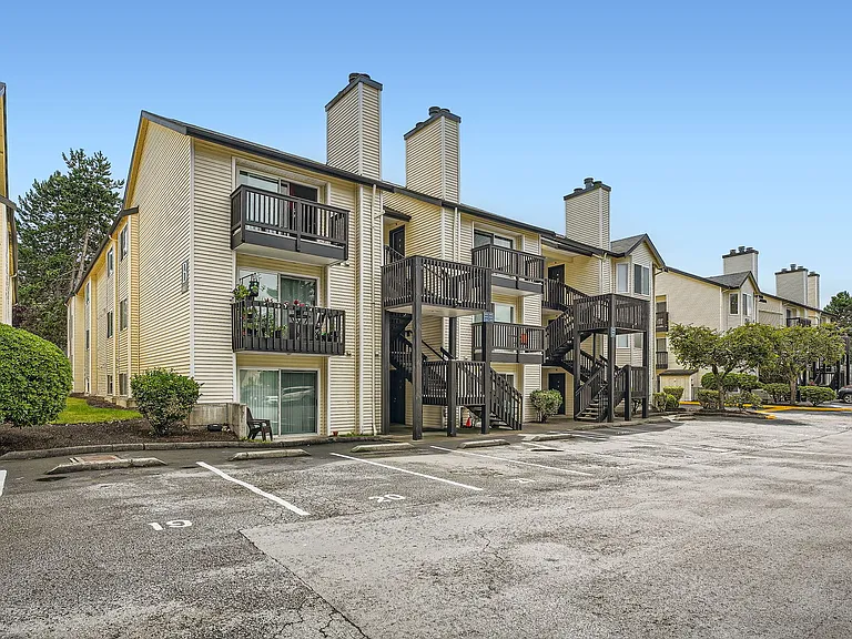 Exterior Buildings at Brookhaven Apartments in Federal Way, Washington