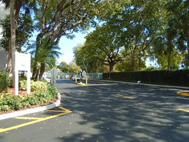 1800 N Andrews Ave #4B — Photo 36