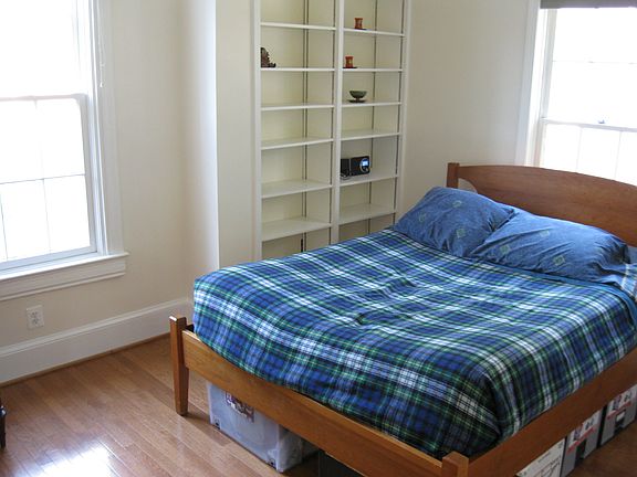 side view of back bedroom