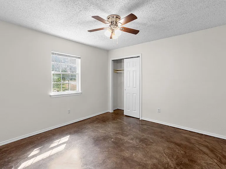 1629 Gordon St — Photo 14