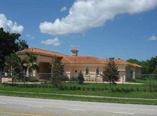 2141 S Hiatus Rd, Davie, FL 33325