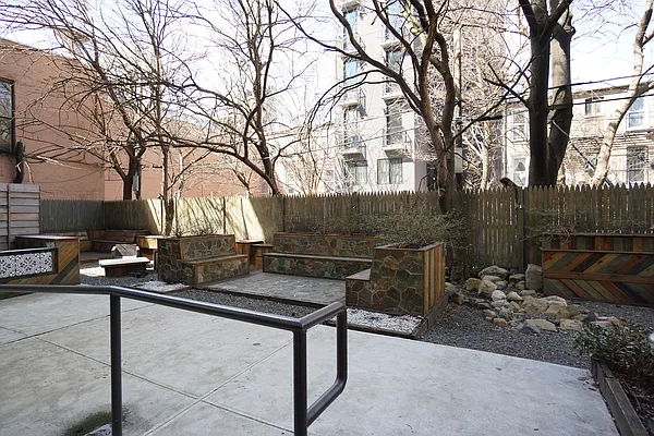 Rented by Rennit Inc. | media 25