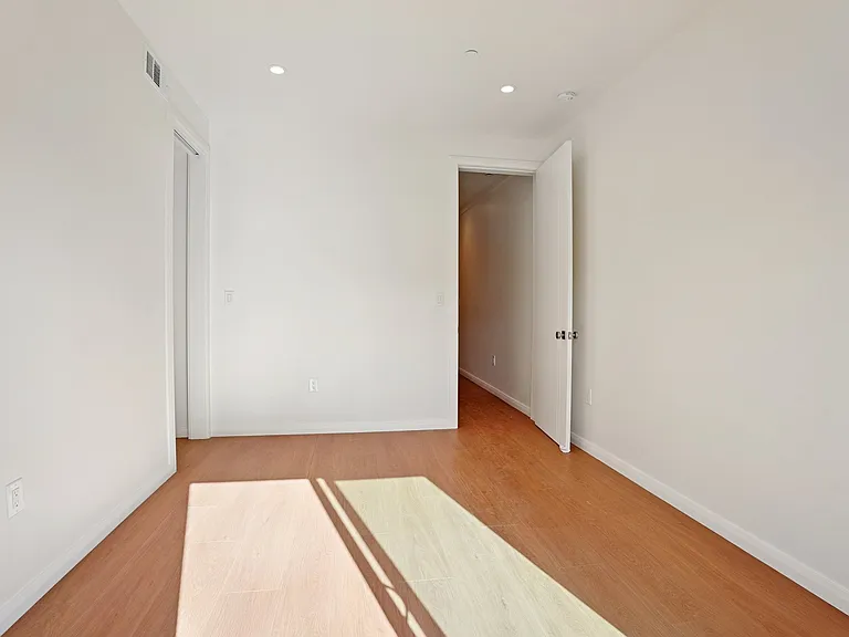 6162 Oak Crest Way #1/4 — Photo 8