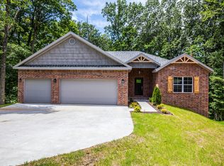 12 Chippenham Ln, Bella Vista, AR 72714